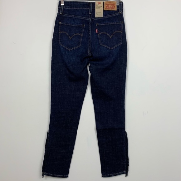 NWT Levi’s fringe Capri length pants - Picture 4 of 5